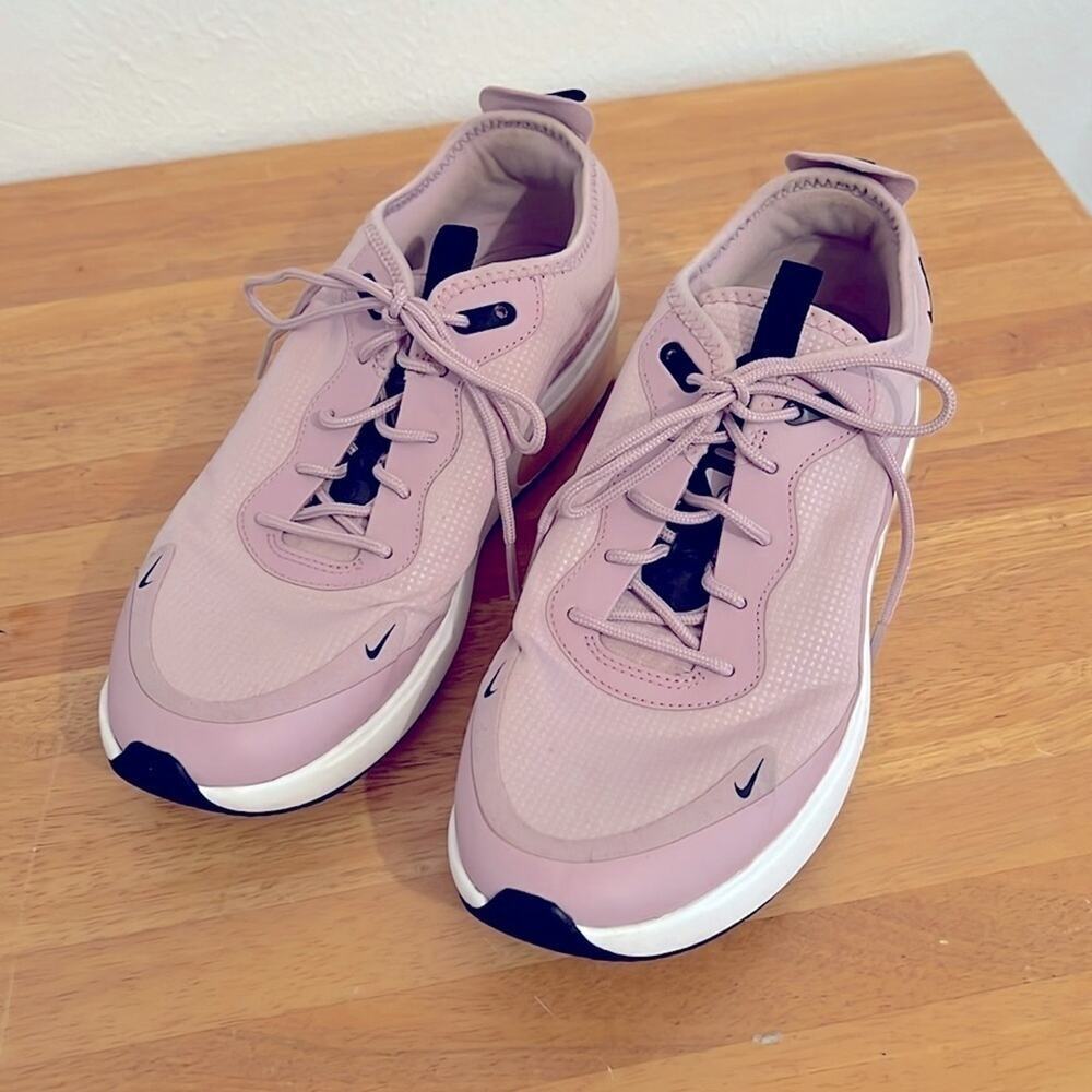 Nike Lavender Lilac Airmax Lace Up Sneakers Size 9.5